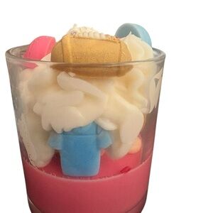 Football theme 22oz handmade candle  NIB vanilla eggnog and peach mango Bellini